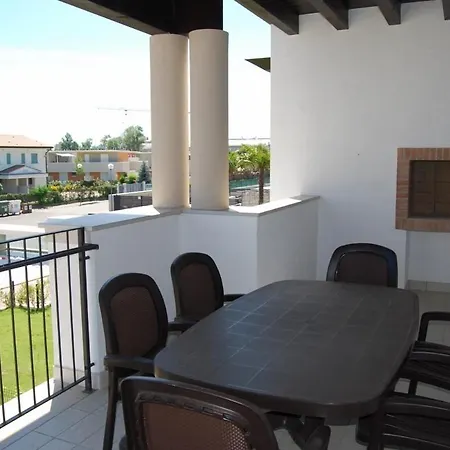 Appartamento Recently Built House With Swimming Pool