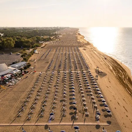 Recently Built House With Swimming Pool Appartement